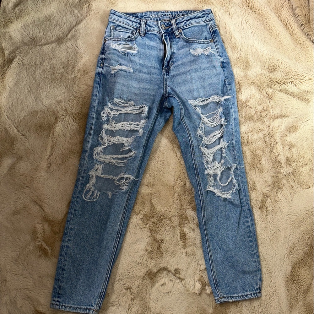 American Eagle Outfitters Ripped Blue Boyfriend Jeans size 2 Short